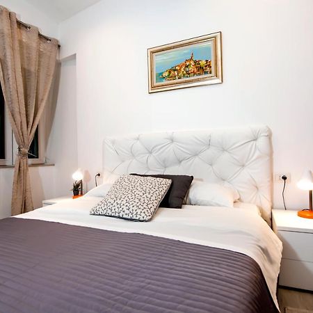 Garzoto Rooms And Studios Ровин Екстериор снимка