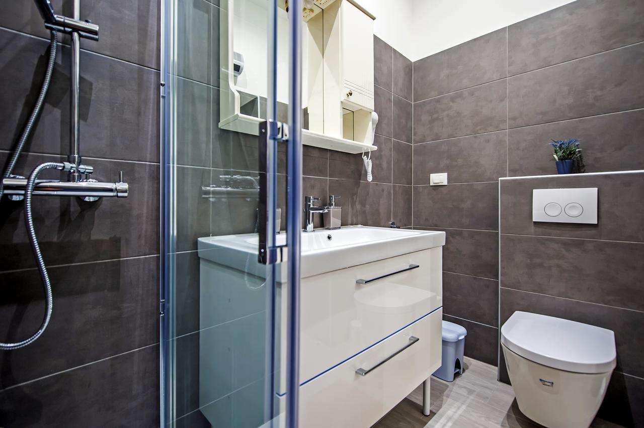 Garzoto Rooms And Studios Ровин Екстериор снимка