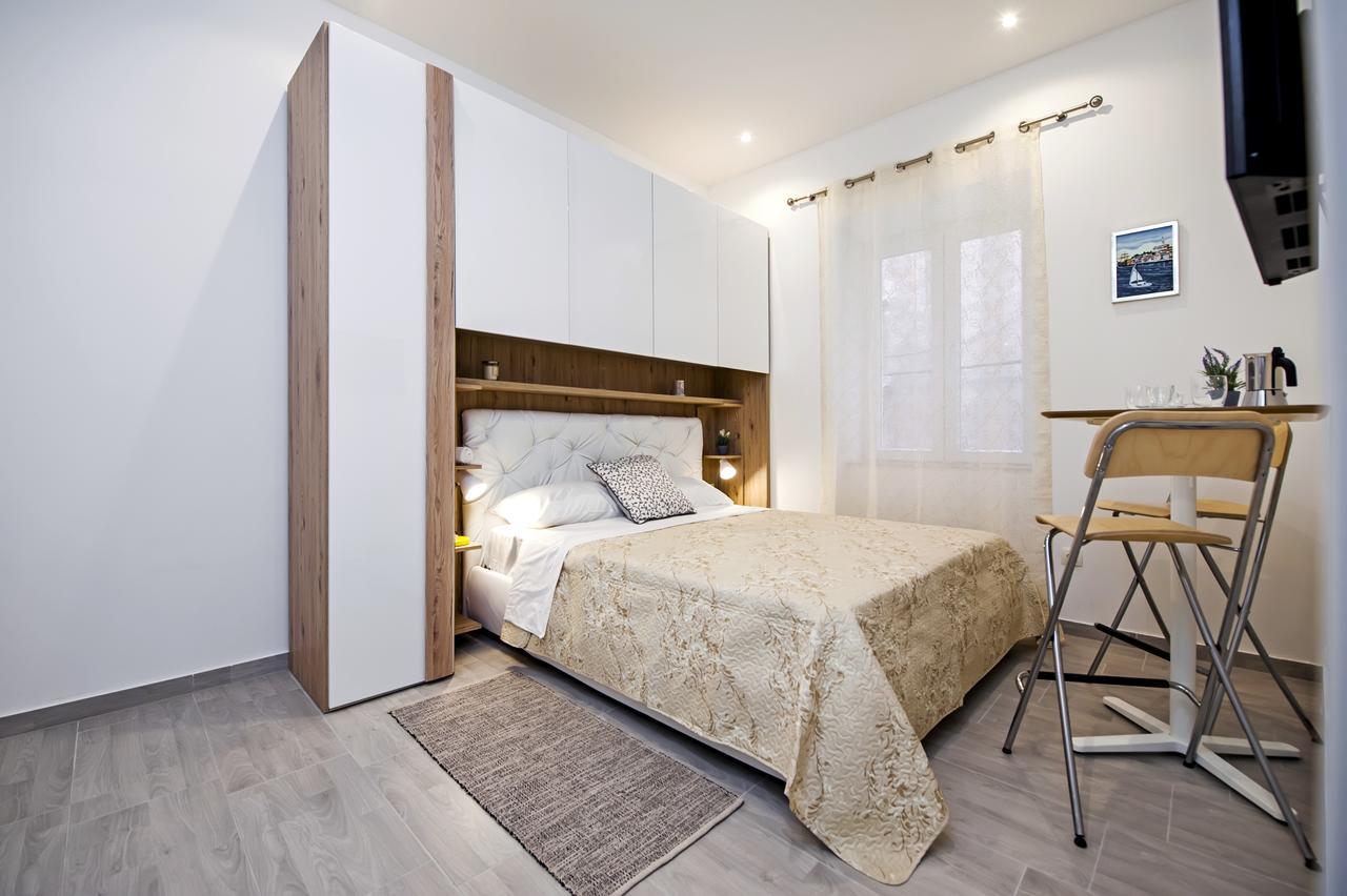 Garzoto Rooms And Studios Ровин Екстериор снимка