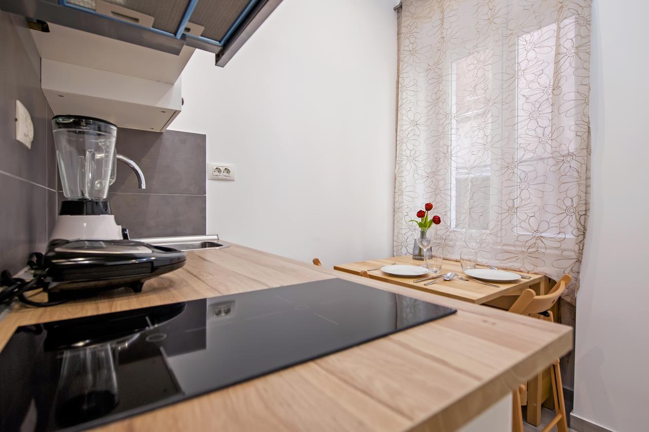 Garzoto Rooms And Studios Ровин Екстериор снимка