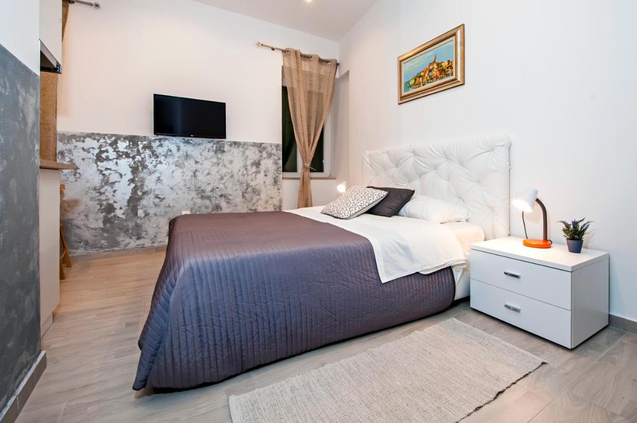 Garzoto Rooms And Studios Ровин Екстериор снимка